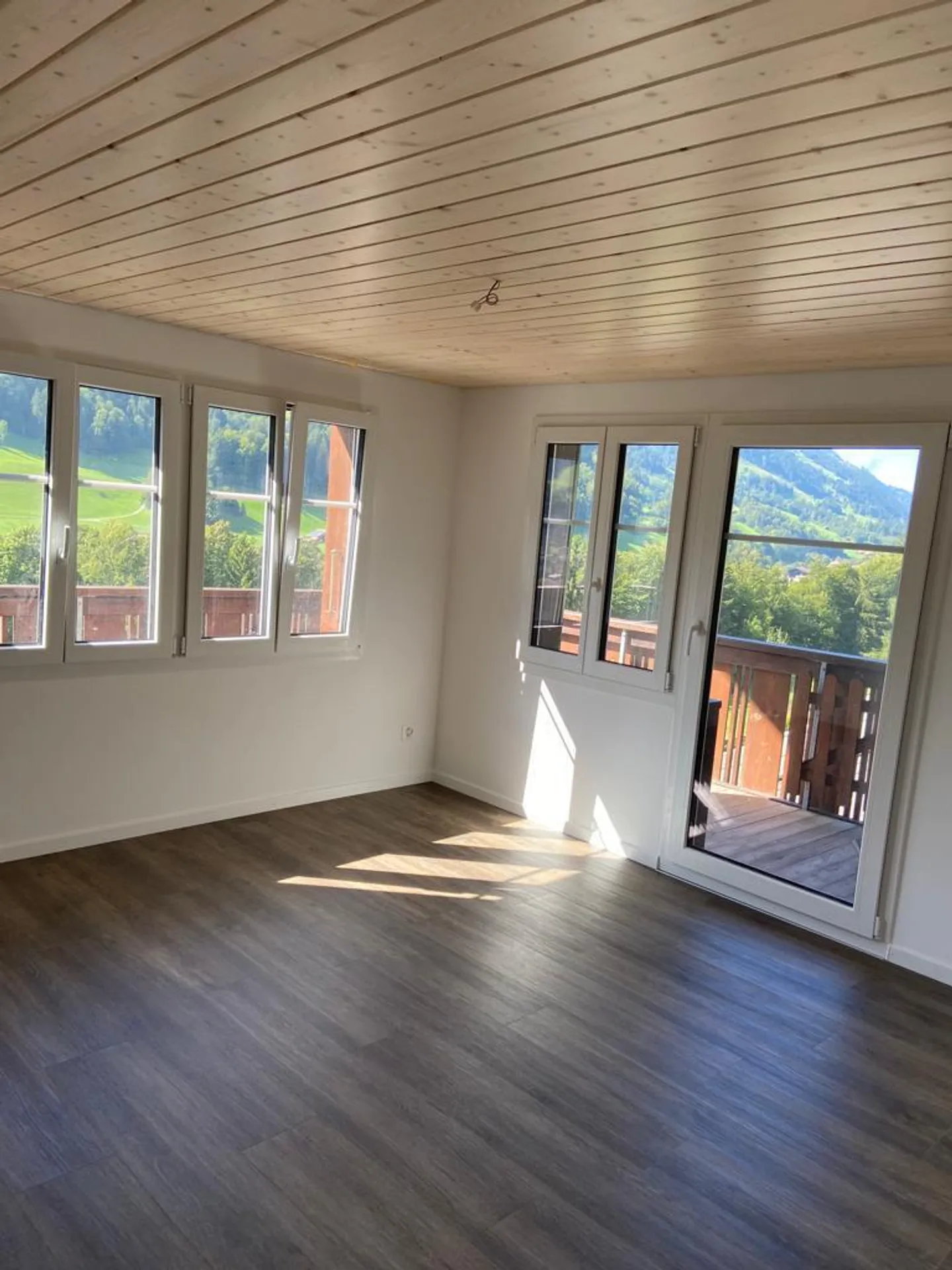Schöne 2.5 Zimmerwohnung mit grossem Sitzplatz - Photo 5 of 10
