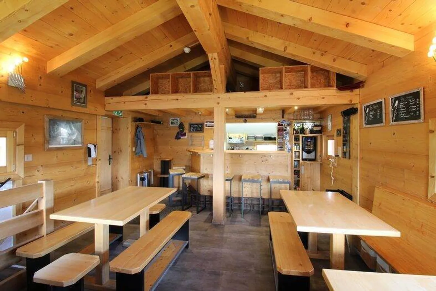 Magnifique restaurant sur les pistes de ski à Bruson - Photo 3 sur 13