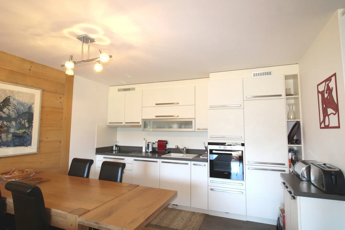 Bel appartement 3 pièces idéalement situé - Photo 3 sur 11