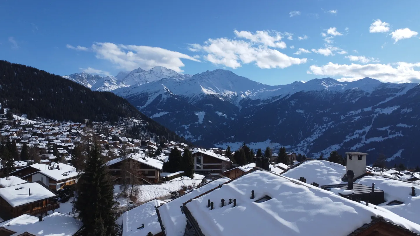 Bellissimo appartamento di 3 stanze bagnato di sole con vista magnifica - Foto 8 di 8