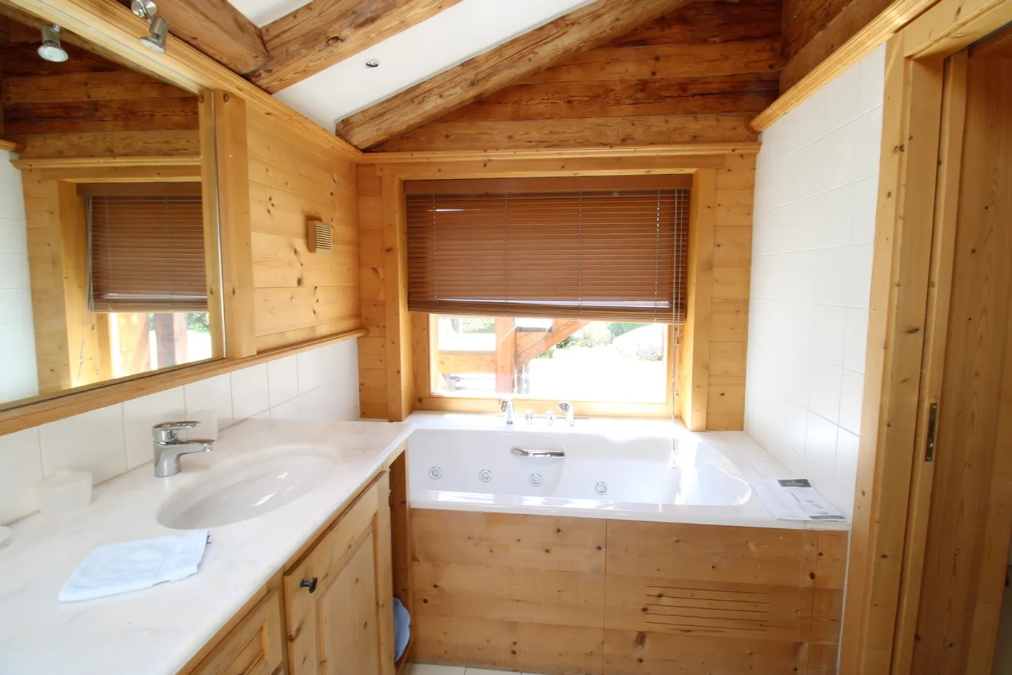 Super chalet vicino alla pista/golf degli Esserts! - Foto 10 di 13