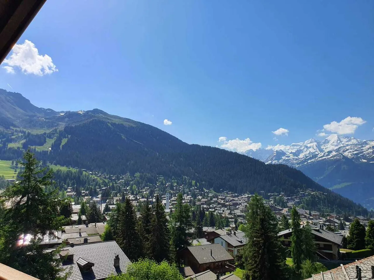 Bellissimo appartamento di 3 stanze bagnato di sole con vista magnifica - Foto 10 di 10