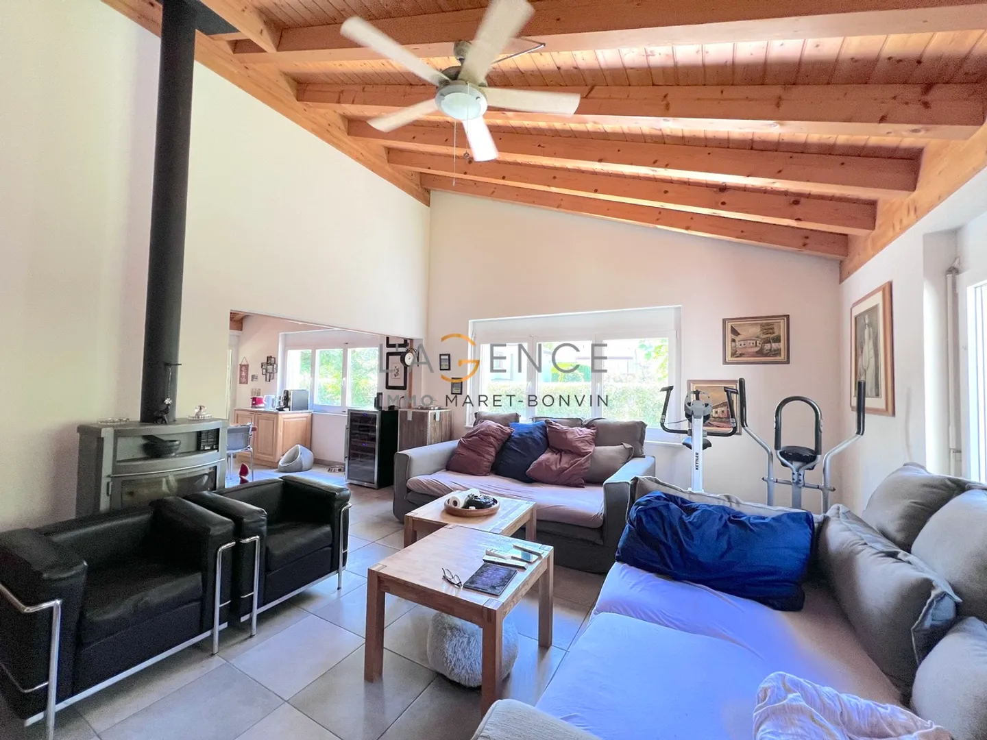 LARGE INDIVIDUAL VILLA OF 6.5 ROOMS - FULLY - Photo 3 of 13