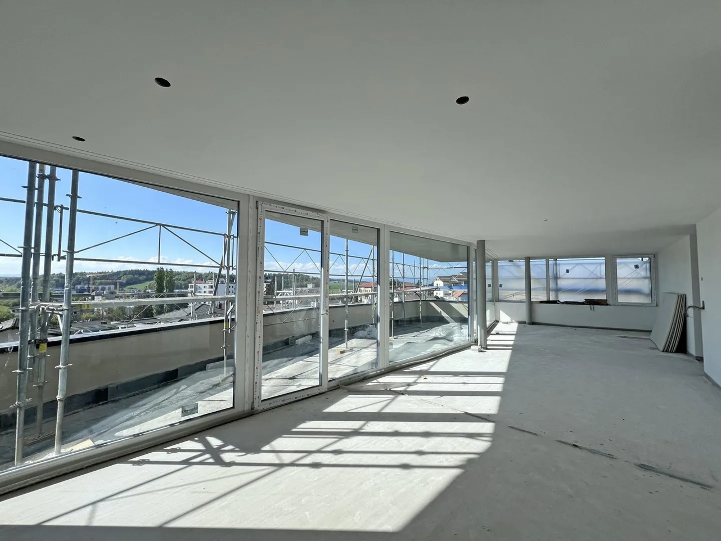 4.5 Room Apartment Architectural Elegance Steps from Downtown - Photo 12 of 13