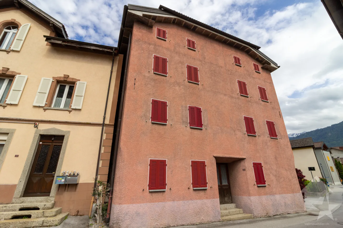 Village house and barn to fully renovate - Photo 6 of 13