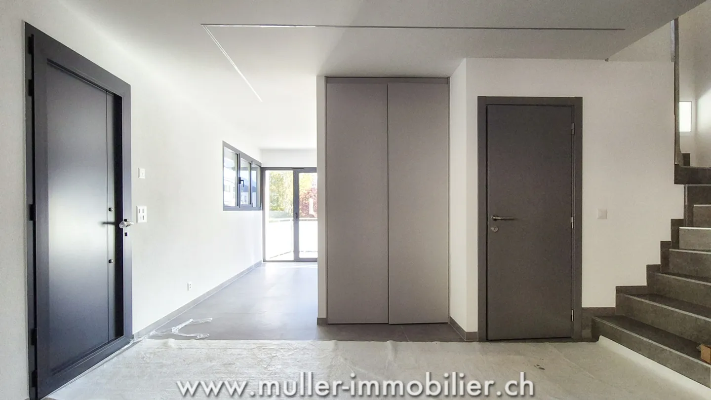 Large semi-detached villa under construction near Sion in Grimisuat - Photo 4 of 11
