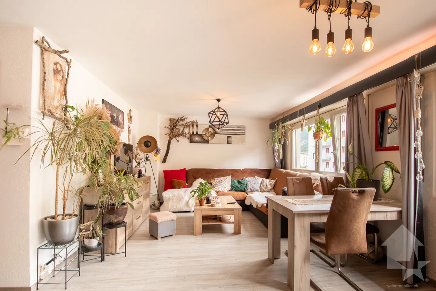 Schöne 4-Zimmer-Wohnung im Zentrum von Saxon - Foto 1 von 10