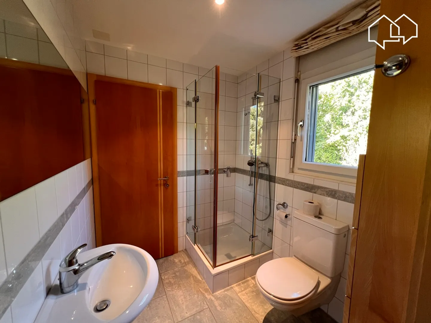 Detached 6.5 room villa with swimming pool in an idyllic setting - Photo 12 of 13
