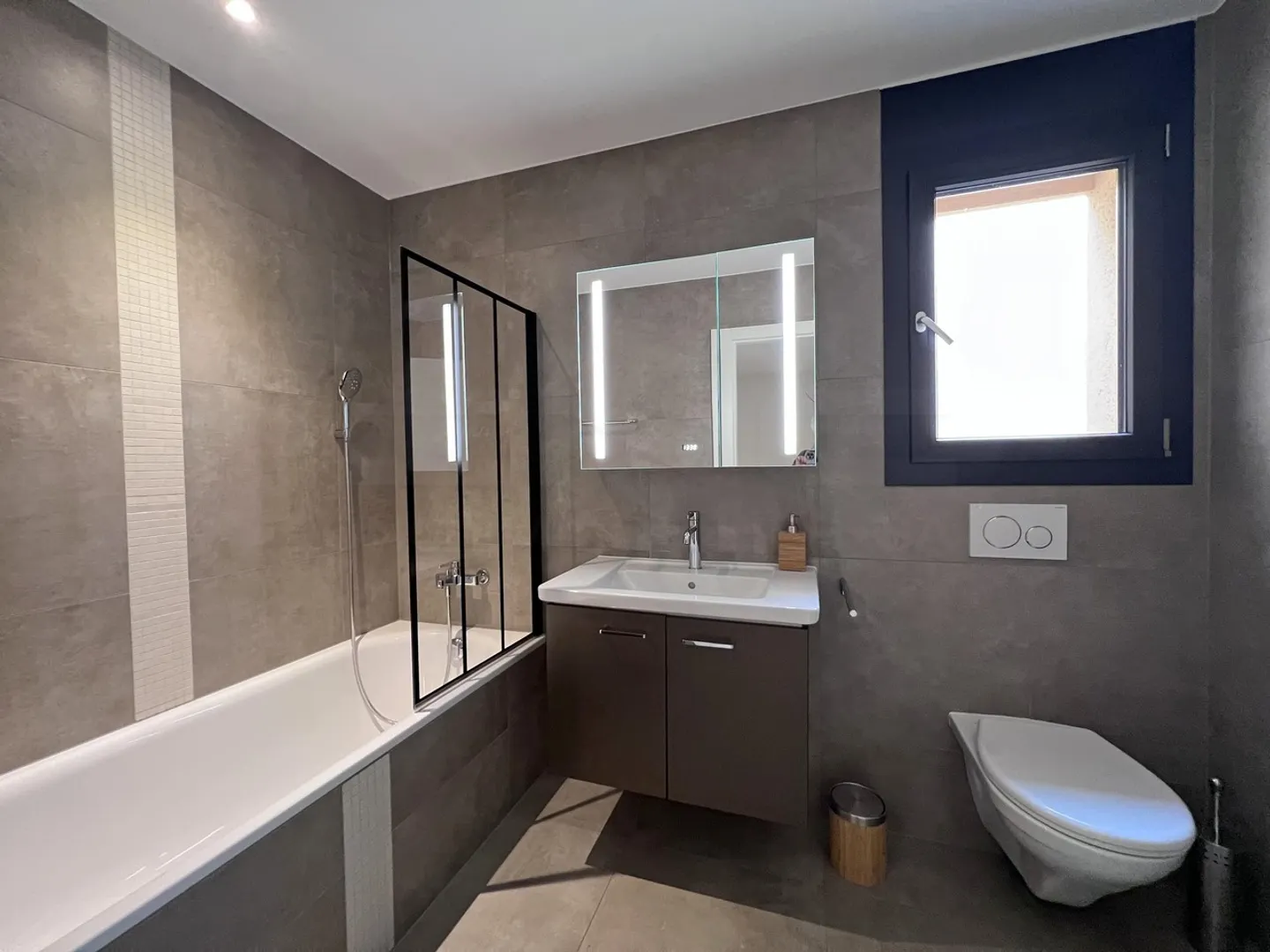 Maison mitoyenne contemporaine de 4.5 pièces - Photo 10 of 12