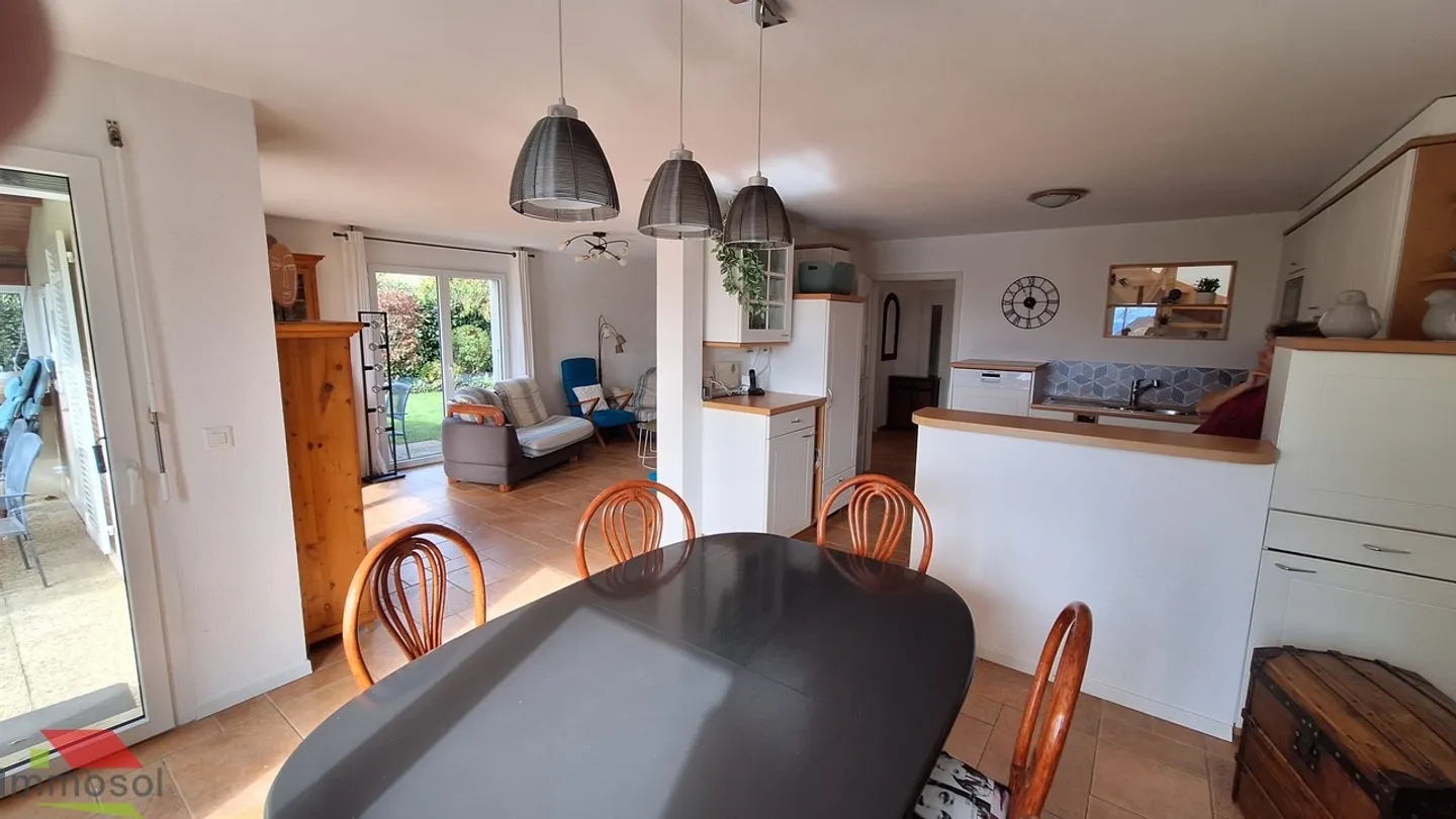 Le Mont - Casa a schiera di 5.5 stanze con giardino - Foto 4 di 13