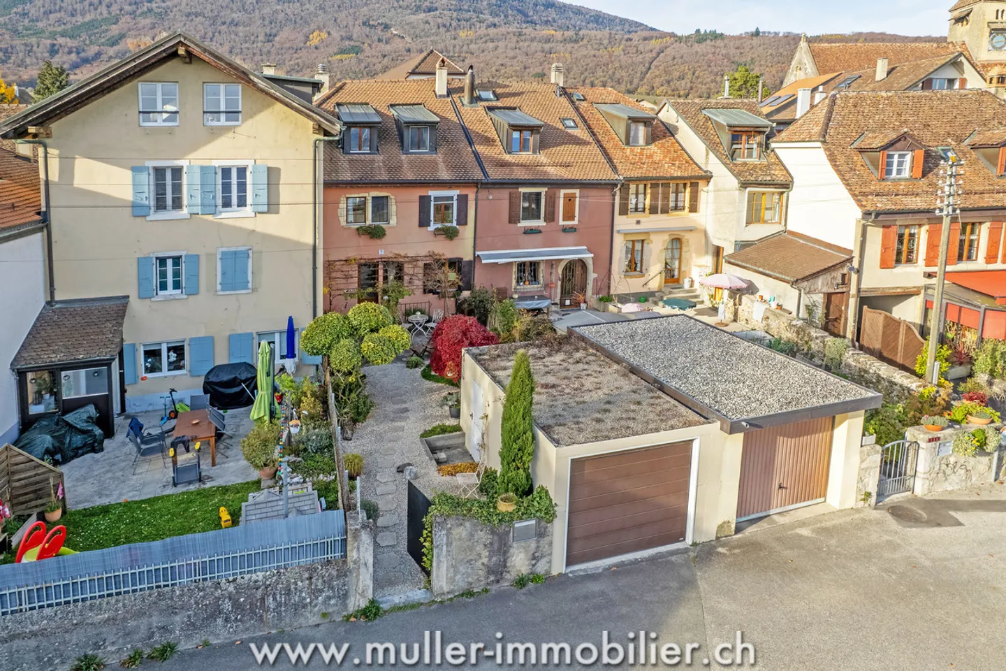 Dorfhaus mit Charakter 100 m vom Hafen von Concise - Foto 1 von 13