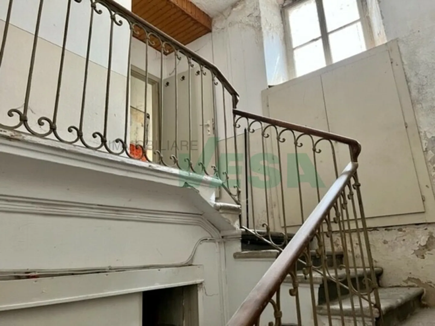 Charming traditional Ticino house in the nucleus with lake view - Photo 10 of 11