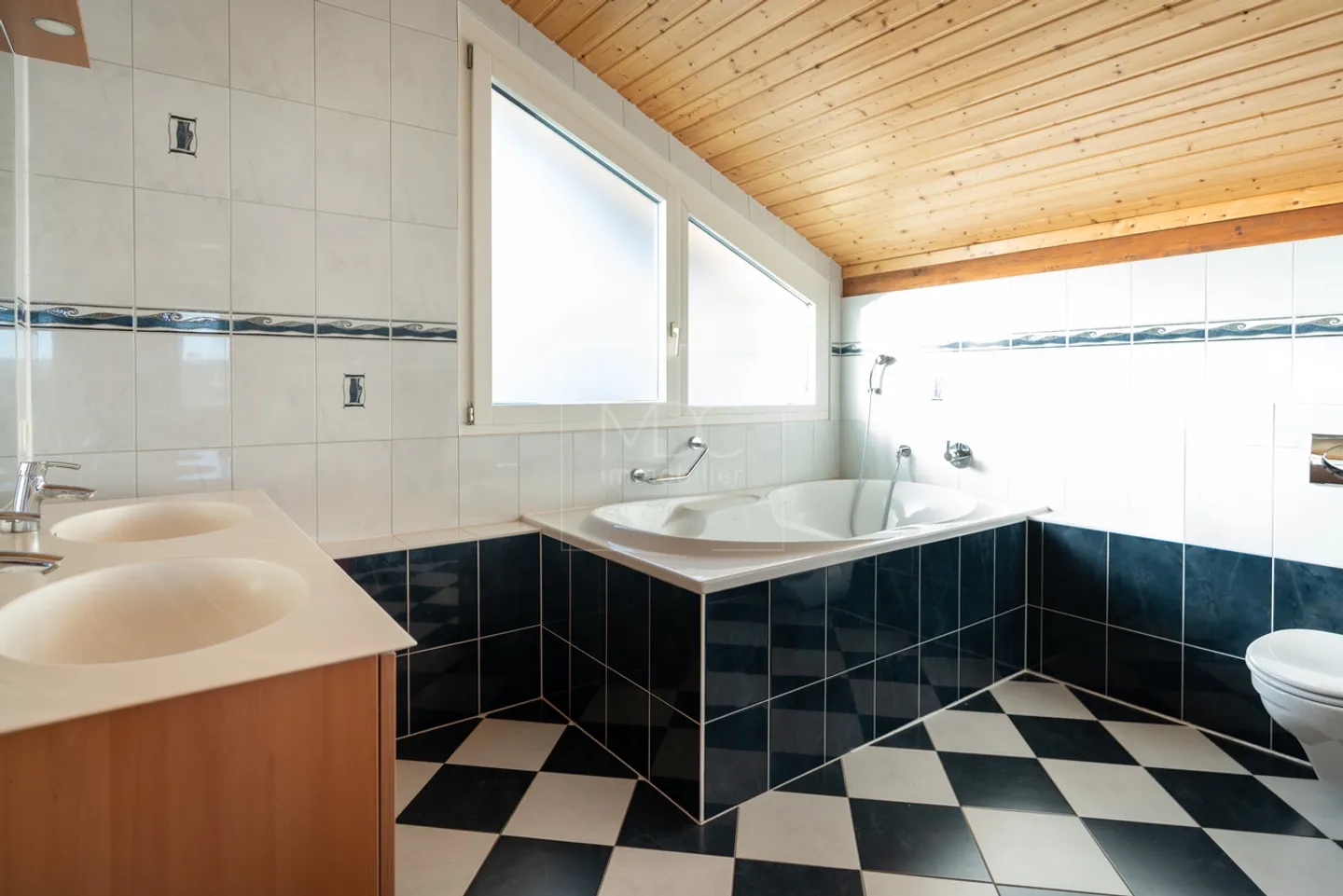 Geräumige Einzelvilla mit unabhängigem Studio in Farvagny - Foto 10 von 13