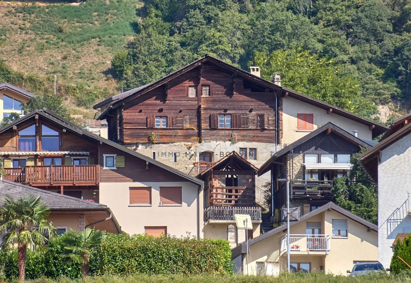 CHARACTER VILLAGE HOUSE IN ST-GERMAIN (SAVIESE) - Photo 3 of 13