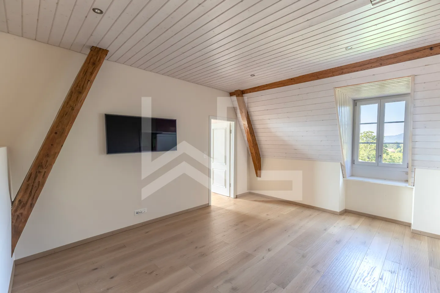 Charming and Characterful House with Panoramic View - Photo 13 of 13