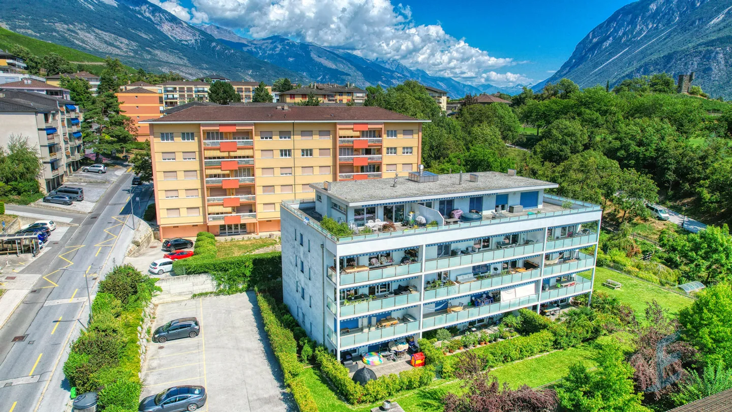 Exclusive 2 ½ room penthouse with spacious panoramic terrace - Photo 1 of 12