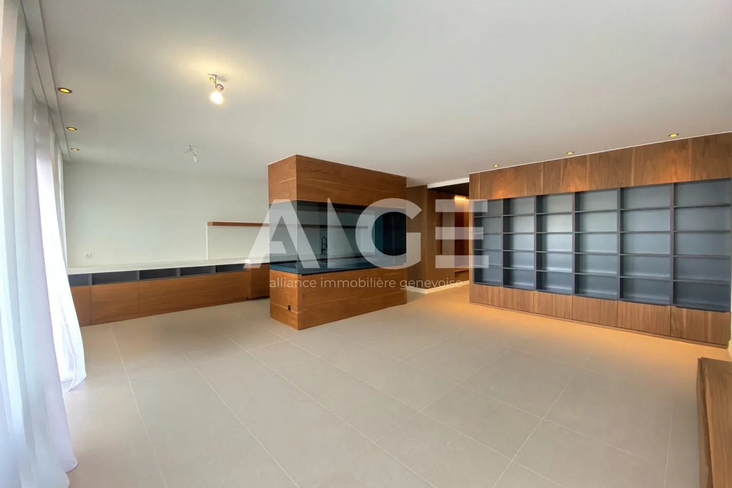 Exceptionnel appartement  avec vue panoramique proche ONU - Foto 1 di 9