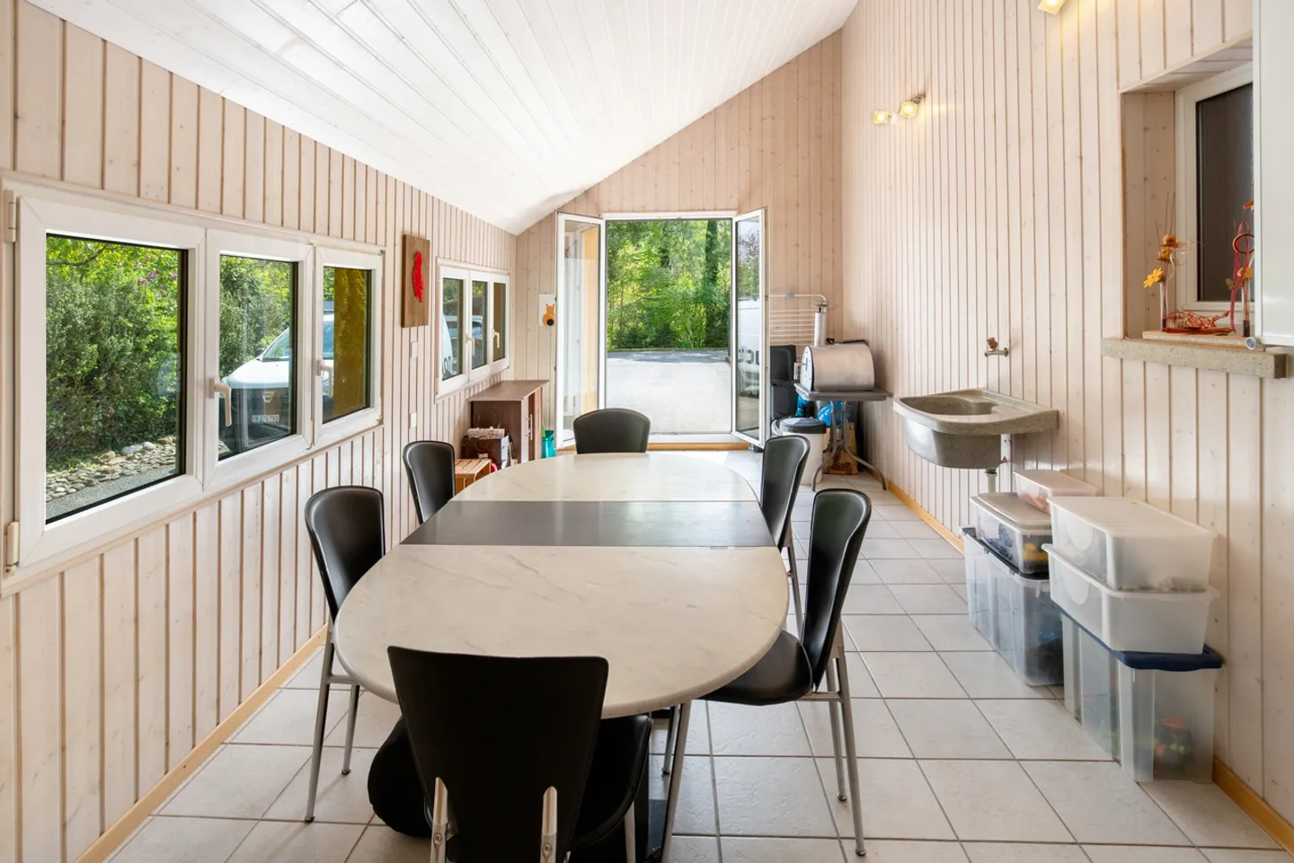 Wunderschöne 5,5-Zimmer-Villa mit Schwimmbad - Foto 13 von 13