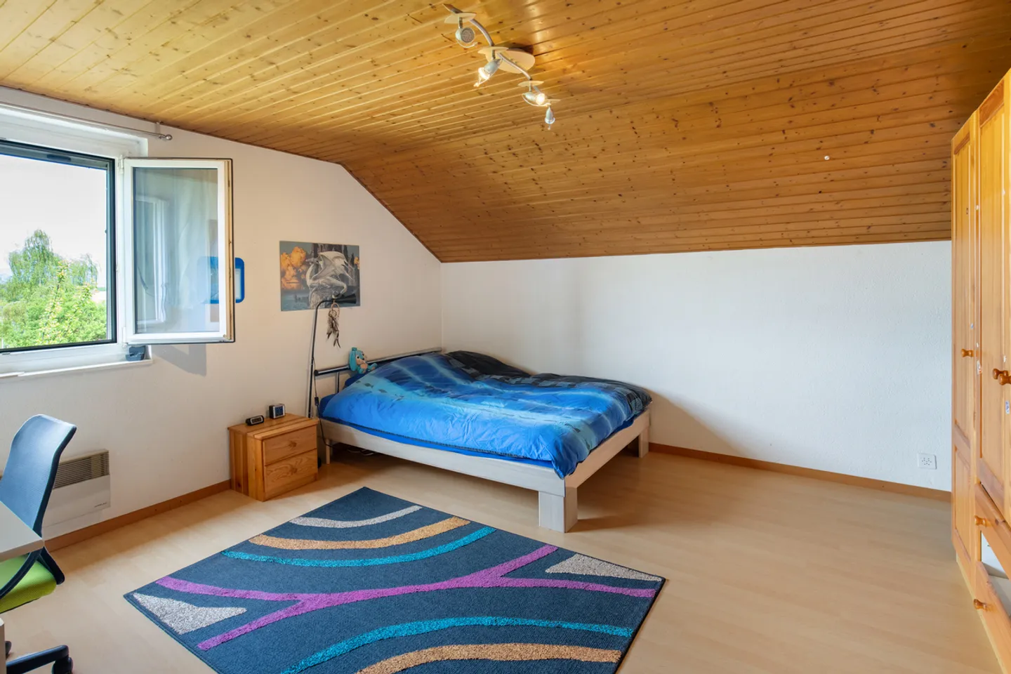 Wunderschöne 5,5-Zimmer-Villa mit Schwimmbad - Foto 7 von 13