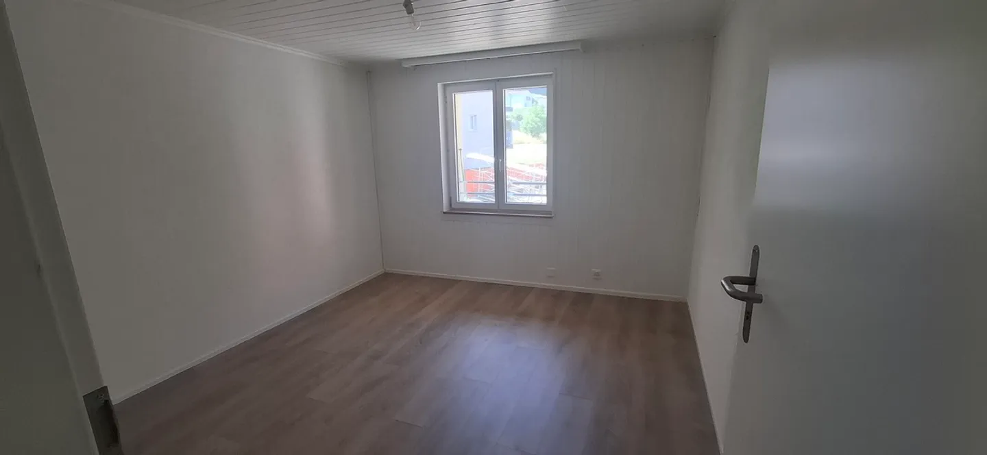 4,5-Zimmer-Wohnung in Cousset mit Dachboden - Foto 4 von 8