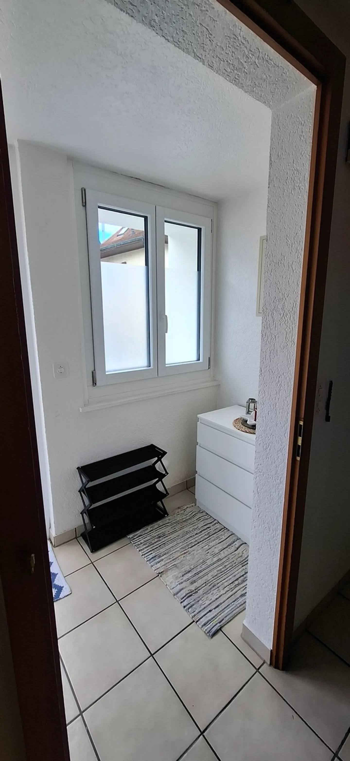 Charmant Appartement Meublé à Aumont - Photo 3 sur 7