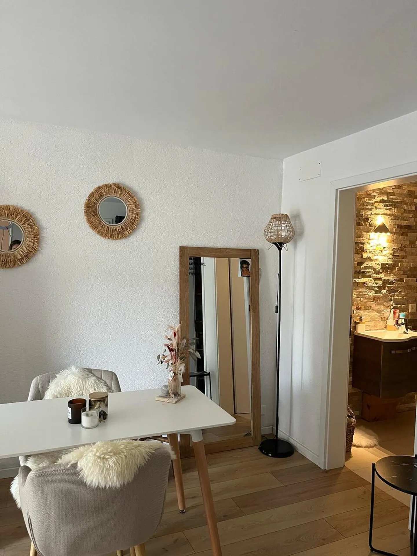 Bellissimo appartamento arredato in affitto a Vallon (Svizzera) - Foto 1 di 4