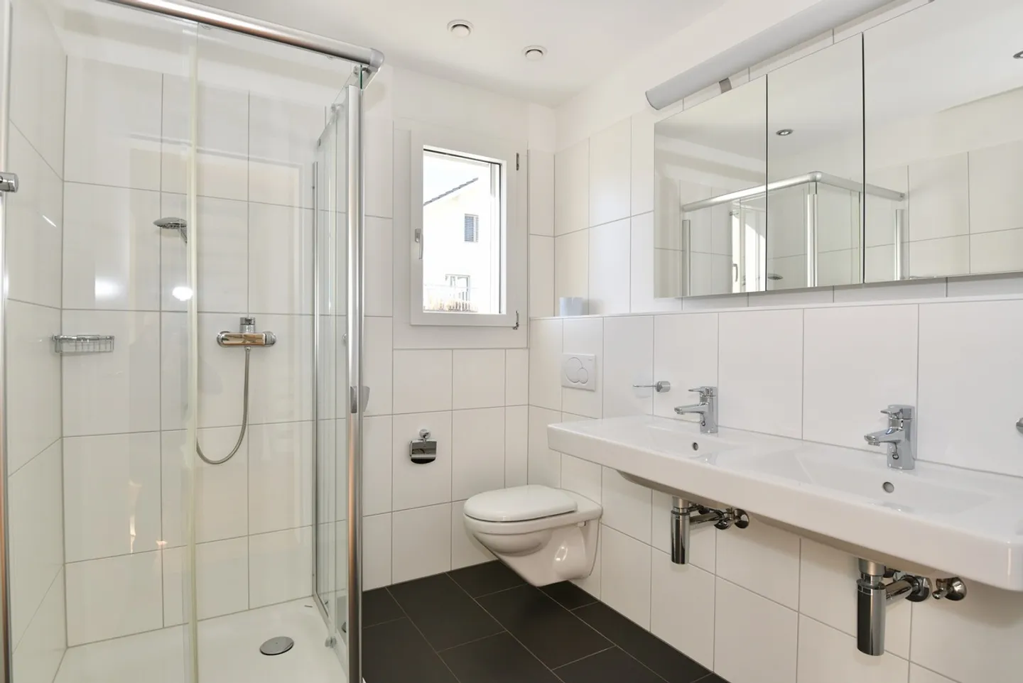 Large Detached Family House with Wonderful Views - Photo 10 of 13