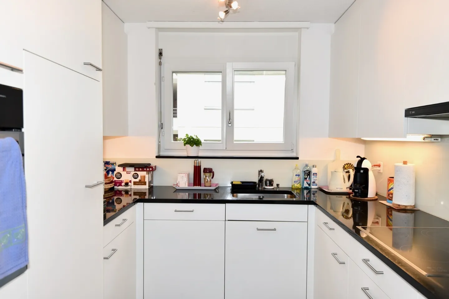 Grosszügige Wohnung mit Balkon - Foto 6 von 12