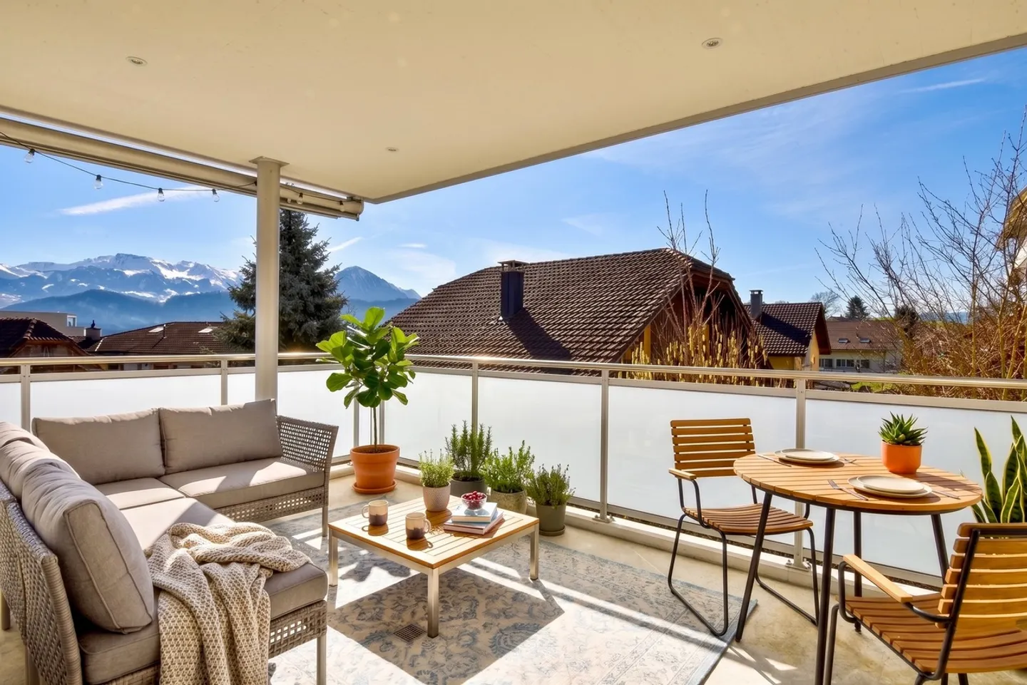 Moderne Wohnung mit Terrasse - Foto 4 von 11