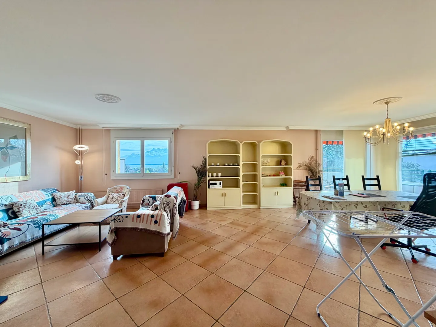 FOR SALE - 4.5-room apartment in Clarens - Photo 2 of 10