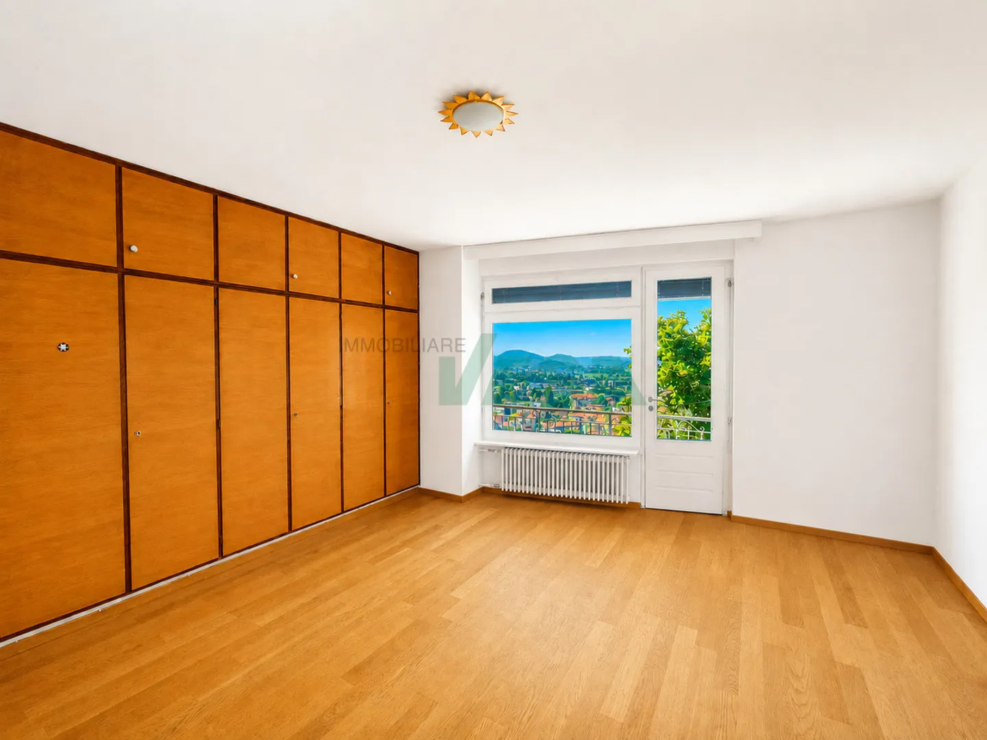 Geräumiges Haus mit 3 Wohnungen unterschiedlicher Größe, mit schönem Ausblick - Foto 8 von 13