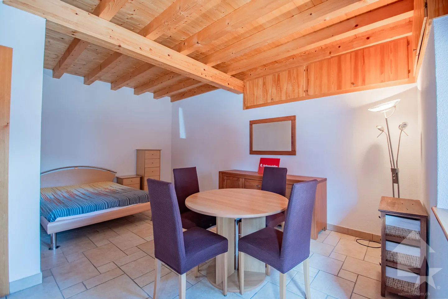 Chalet with Independent Studio - Photo 11 of 13