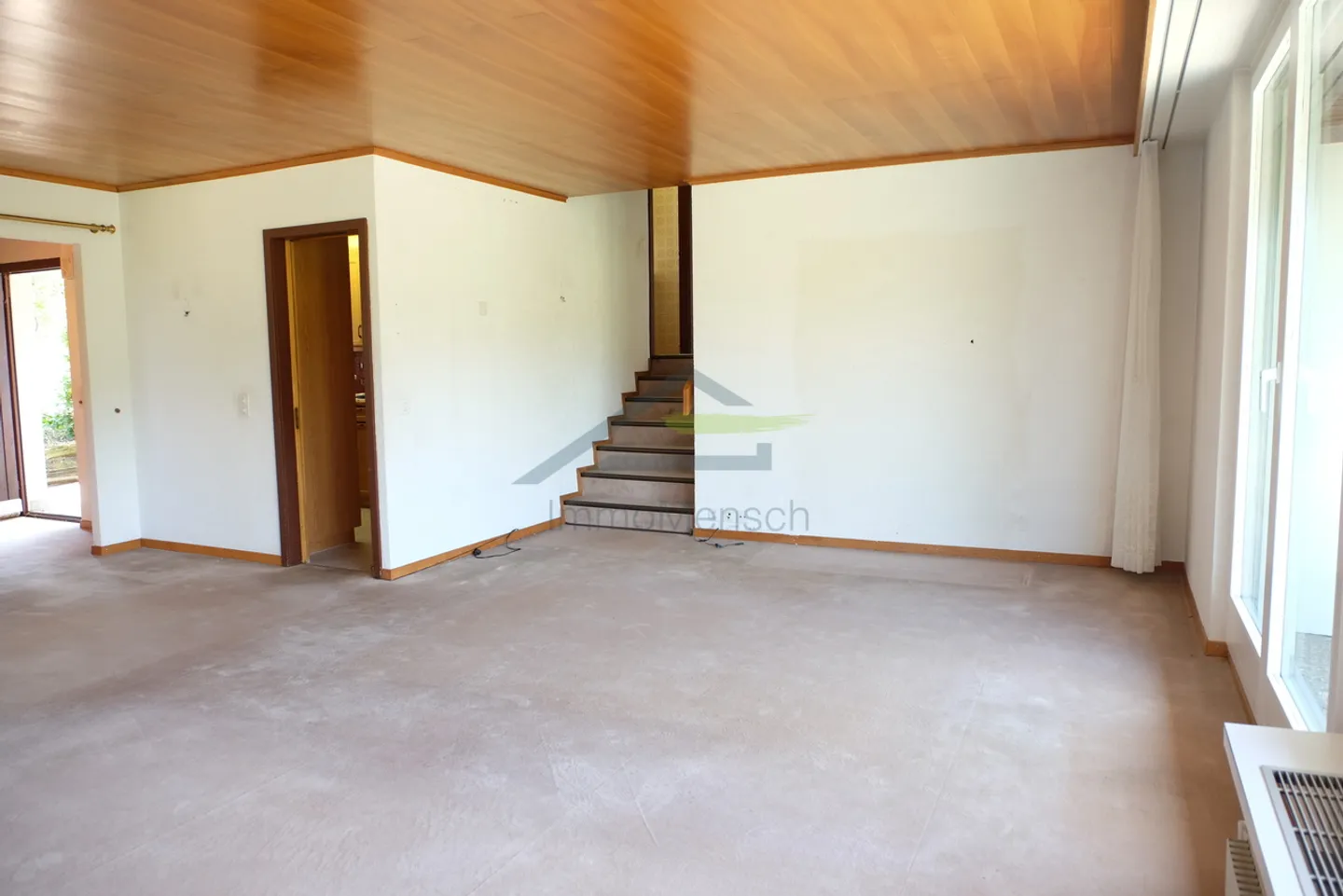 Detached single-family house with large garden and building reserve - Photo 10 of 13