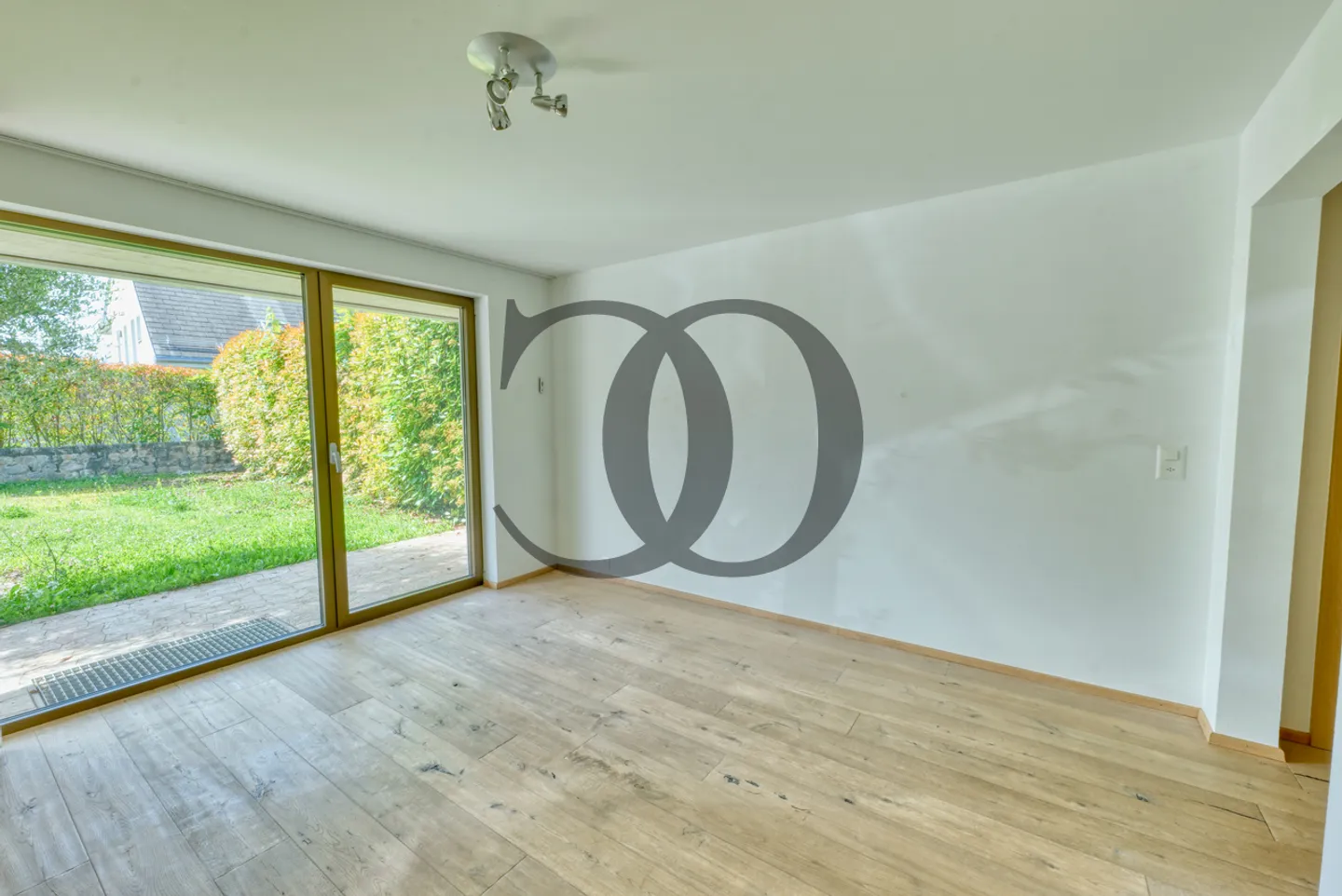 Wunderschöne moderne Villa mit privaten Terrassen und Garten - Foto 9 von 13