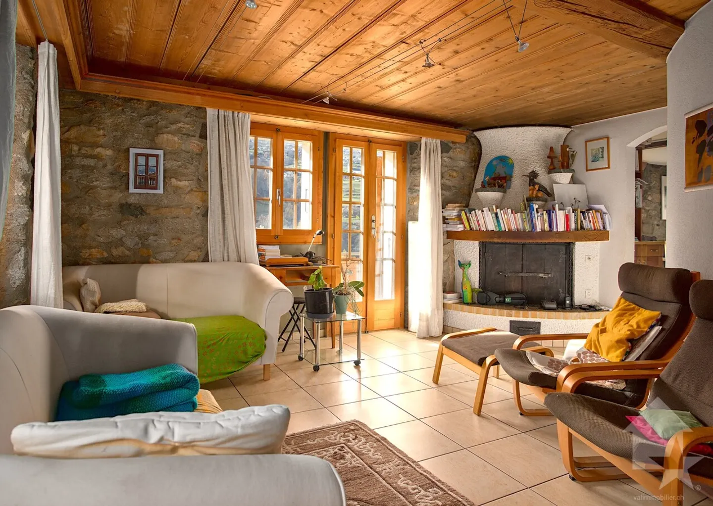Chalet mit 5,5 Zimmern mit Charakter, 180 m2, sonnige Lage - Foto 2 von 13