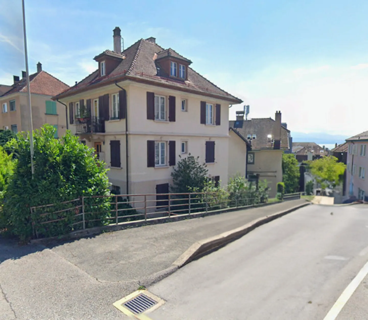 Immeuble résidentiel avec 5 appartements - Photo 3 sur 3