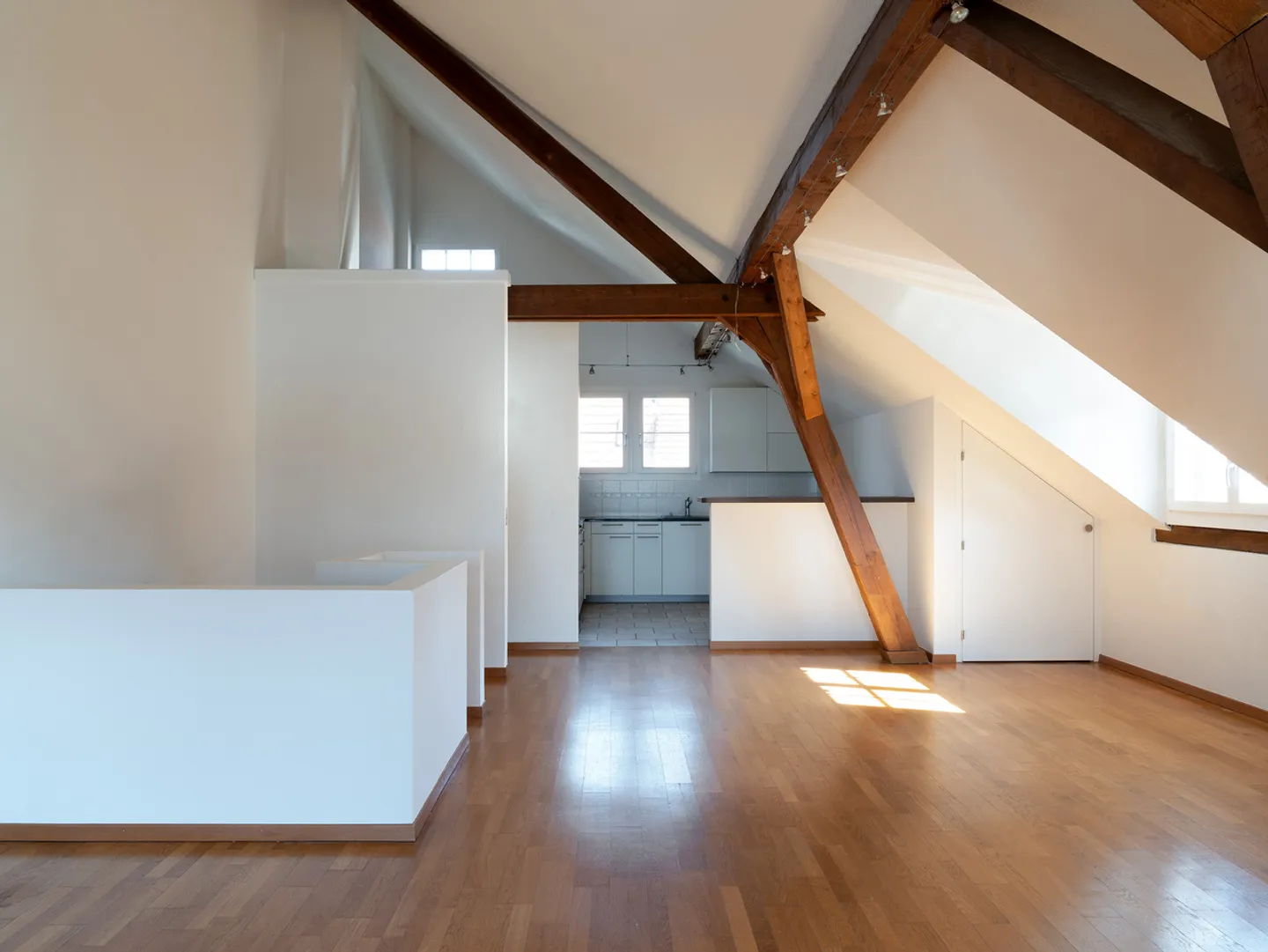 Heimeliges Zuhause im Dorfkern von Brüttisellen - Photo 9 of 13