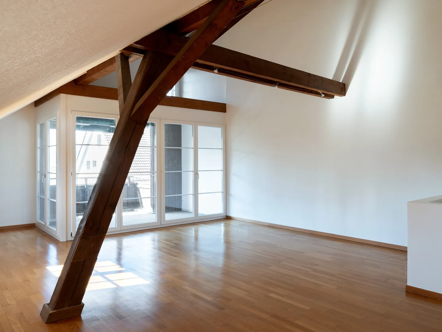 Heimeliges Zuhause im Dorfkern von Brüttisellen - Photo 4 of 13