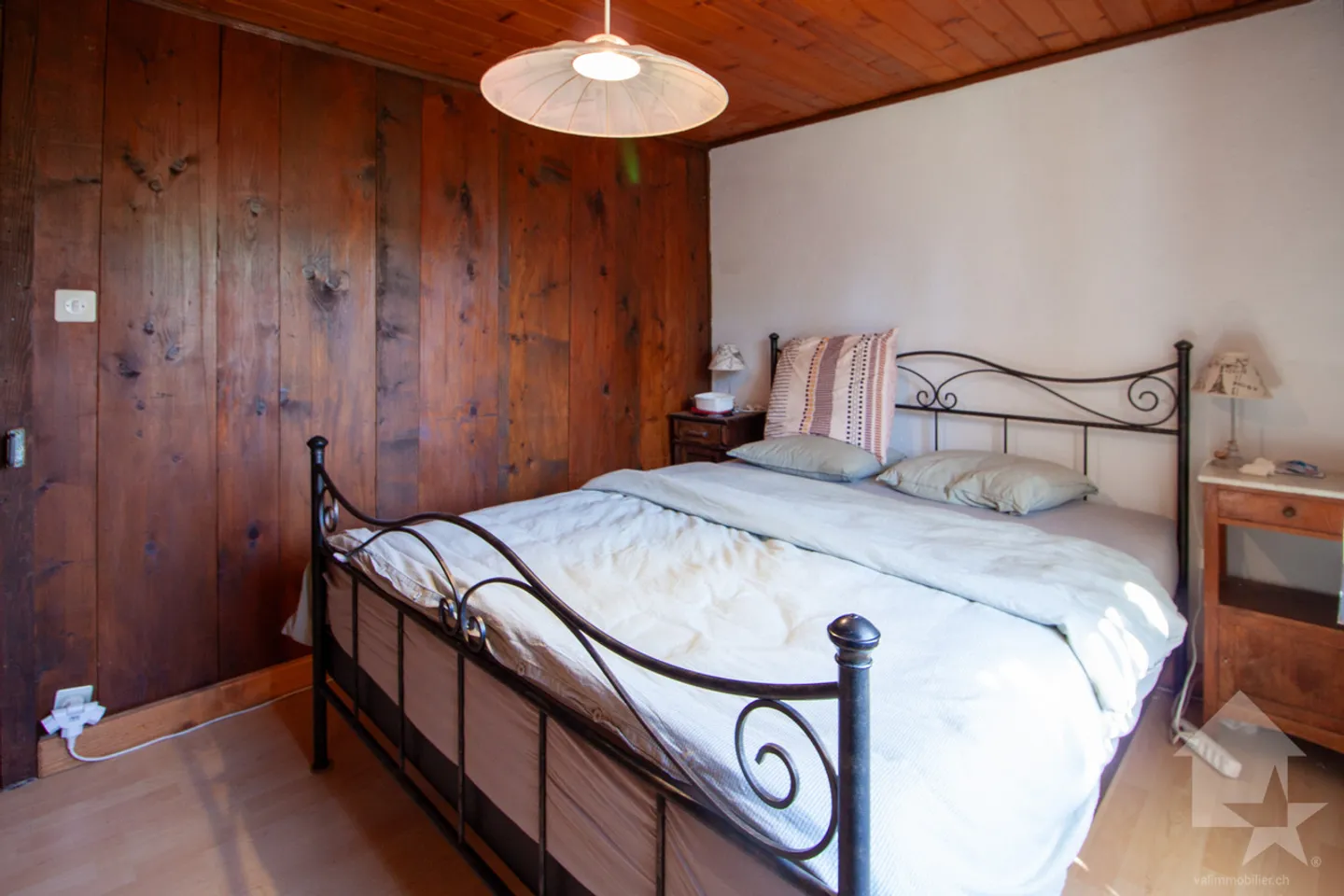 Apartment in a small chalet on the Mayens de Conthey - Photo 5 of 11