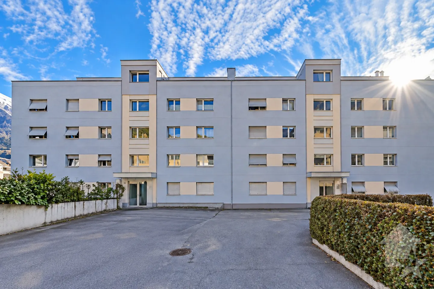 Appartement de 5.5 pièces entièrement rénové - Photo 2 sur 13