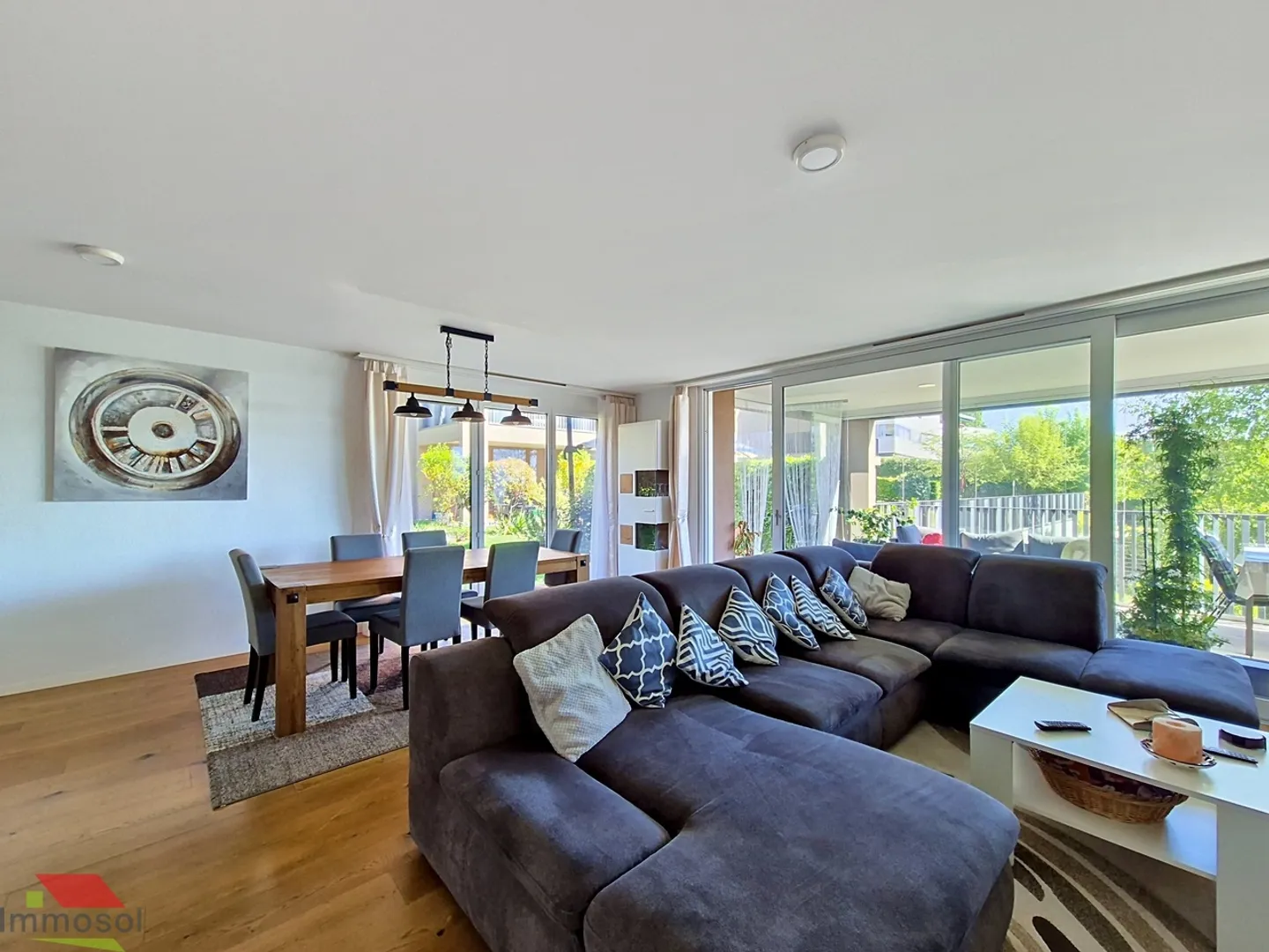 Le Mont-sur-Lausanne - Magnificent 4.5 room apartment with garden and veranda - Photo 3 of 13