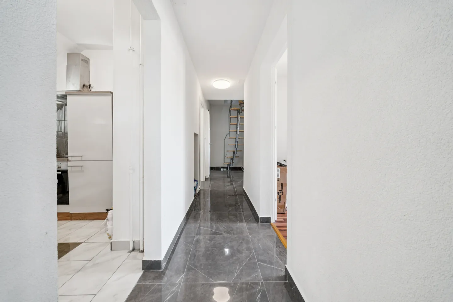 Bellissimo appartamento di 3,5 locali in una zona molto tranquilla - Foto 10 di 11