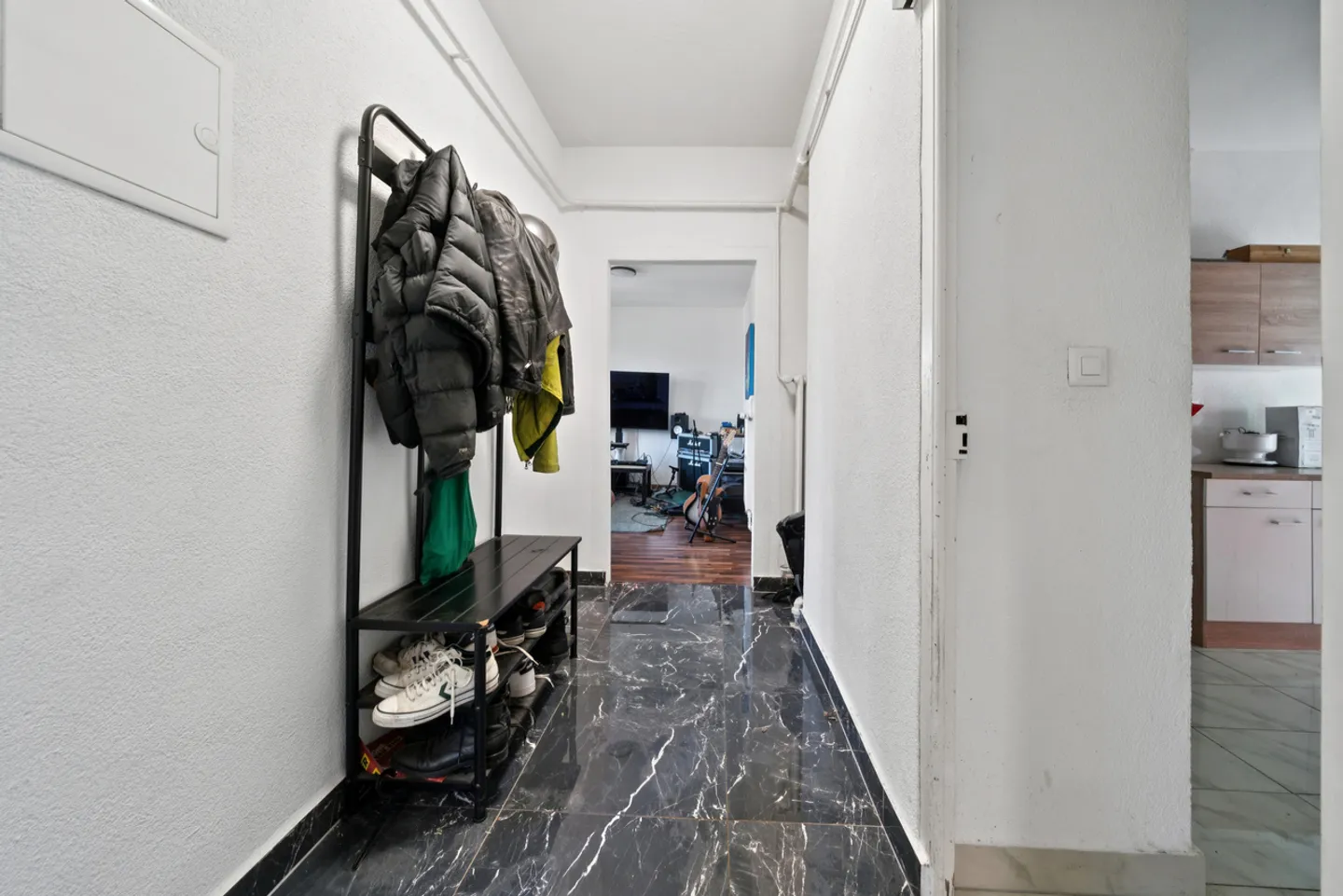 Bell'appartamento di 3,5 locali in un bel edificio di 3 appartamenti - Foto 10 di 10