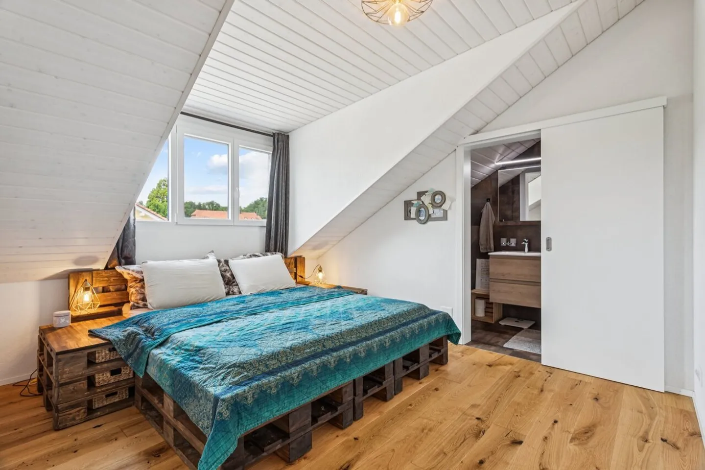 Moderne und helle Dachgeschosswohnung, ohne Einsicht - Foto 6 von 12