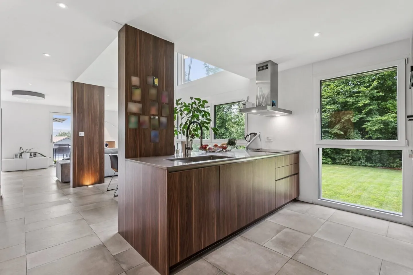 Spacious family home, absolute calm and preserved natural setting - Photo 5 of 13