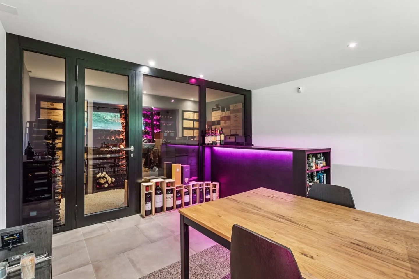 Spacious family home, absolute calm and preserved natural setting - Photo 12 of 13