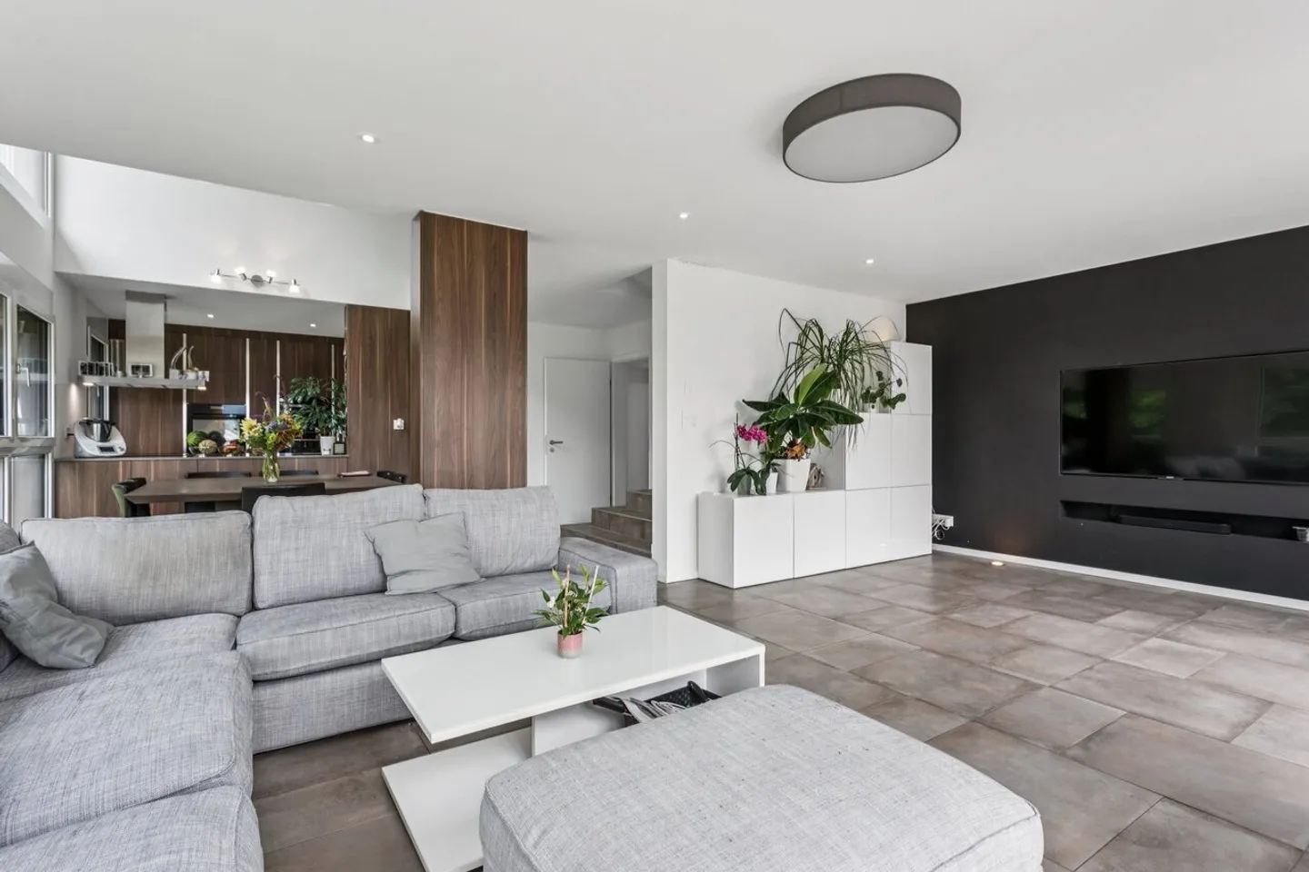 Spacious family home, absolute calm and preserved natural setting - Photo 8 of 13