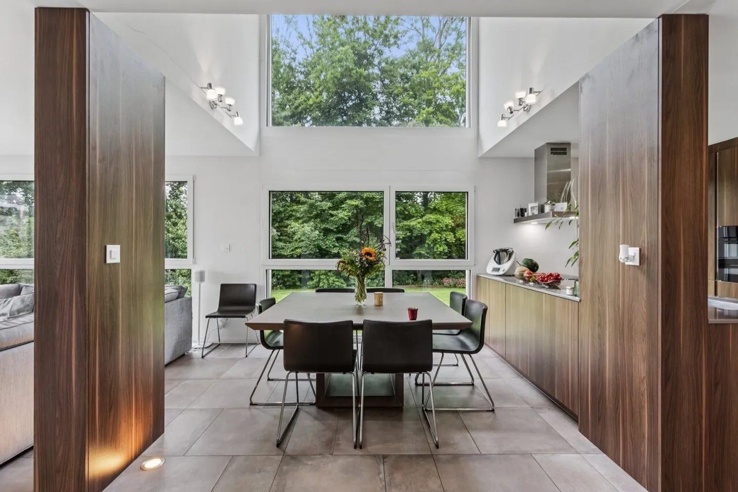 Spacious family home, absolute calm and preserved natural setting - Photo 2 of 13
