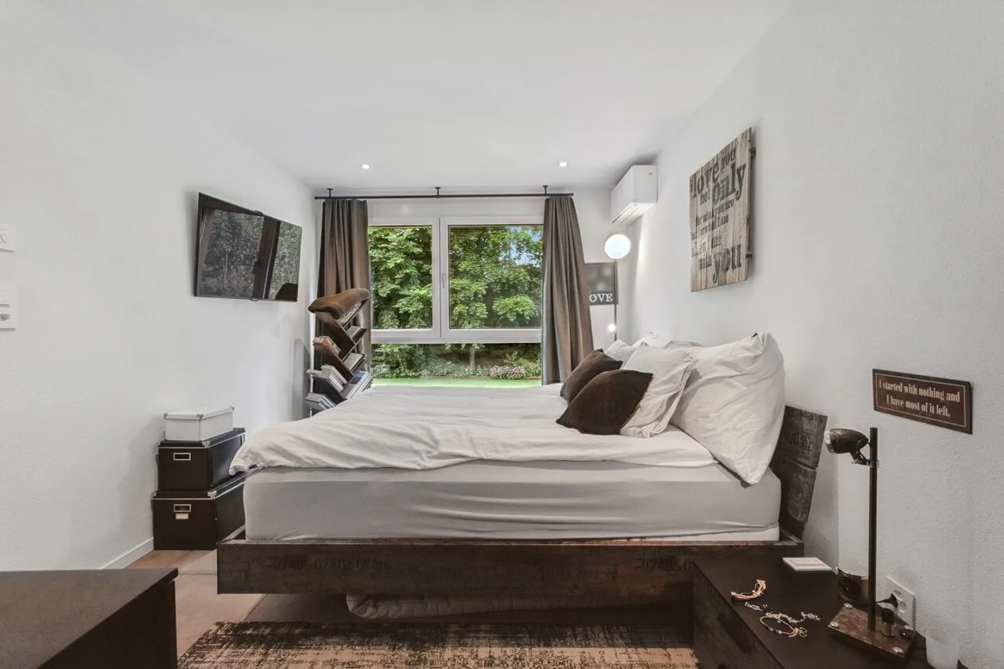 Spacious family home, absolute calm and preserved natural setting - Photo 6 of 13