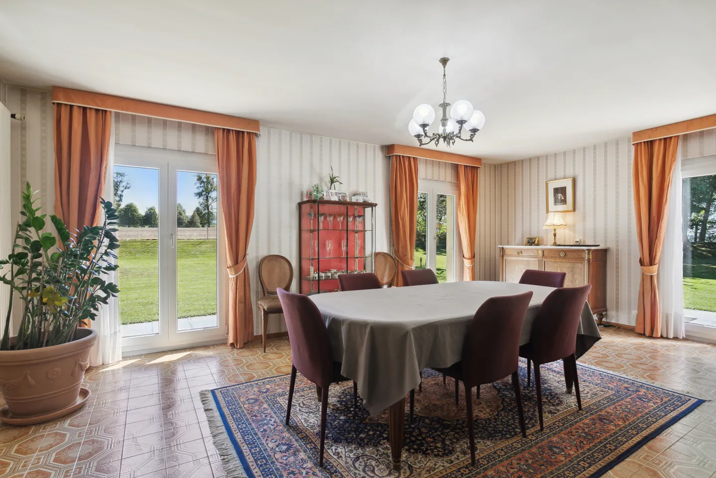 Proprietà con potenziale, ambiente tranquillo e vista mozzafiato - Foto 4 di 7